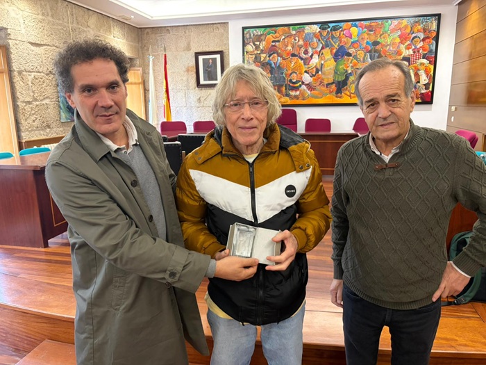 Reyson Gracie foi homenageado durante encontro da ISBJJA com a Prefeitura de Carballiño (Foto: Reprodução)